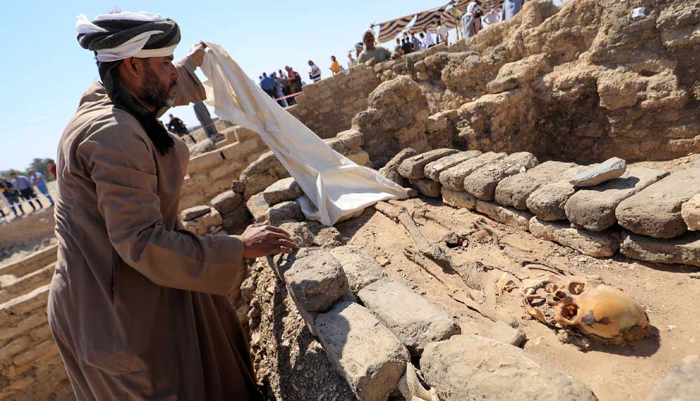 Mısır'da-keşfedilen-3-bin-yıllık-antik-kent-dünyaya-tanıtıldı-2