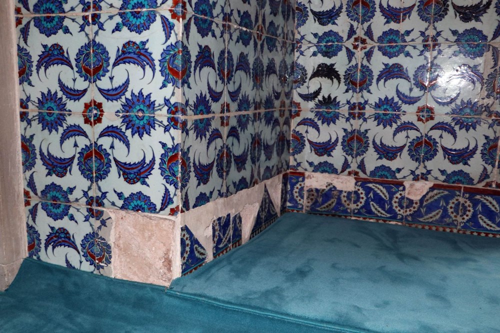 Adana Ulu Camii'nin kayıp çinileri Londra'da oraya çıktı