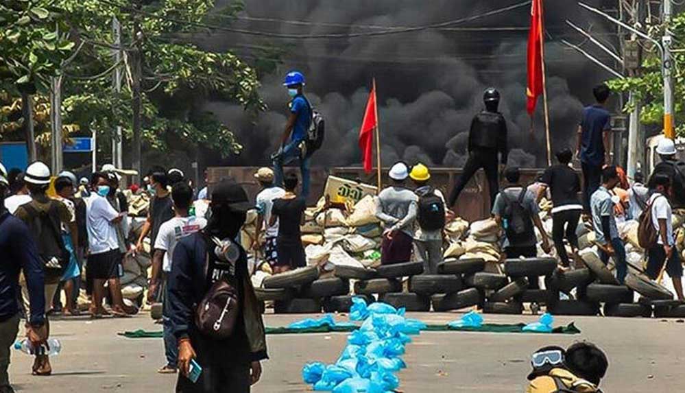 Myanmar ordusu 1 aylık ateşkes ilan etti