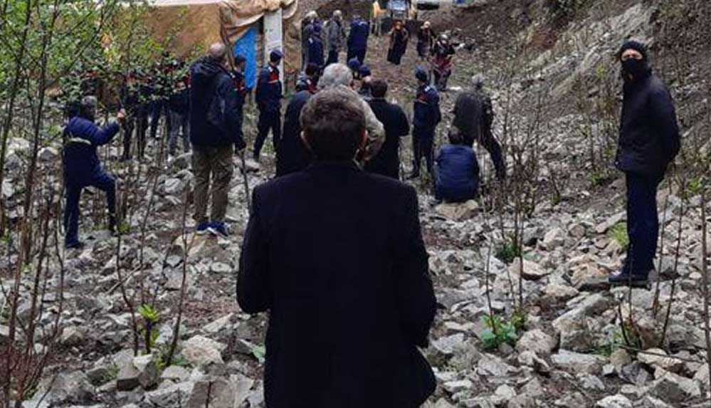 Rize-İyidere'de-taş-ocağına-izin,-köylülere-jandarma-müdahalesi