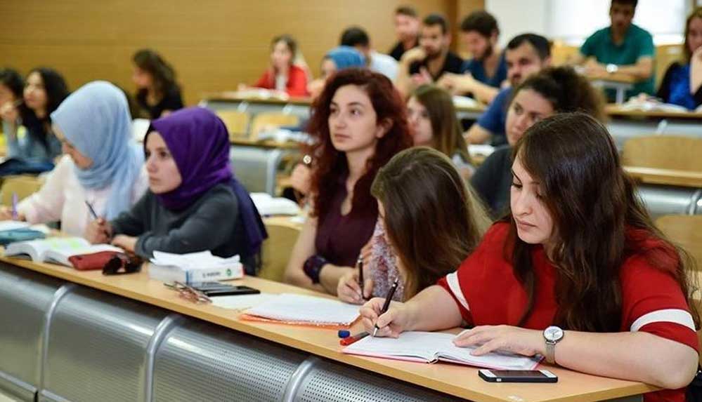 Sözcü yazarı: Türkiye’de üniversiteye gitmek 4 yılı çöpe atmaktır!