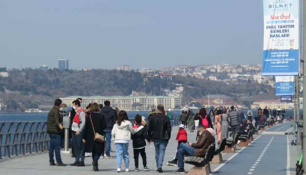 Üsküdar Sahili'nde turist yoğunluğu