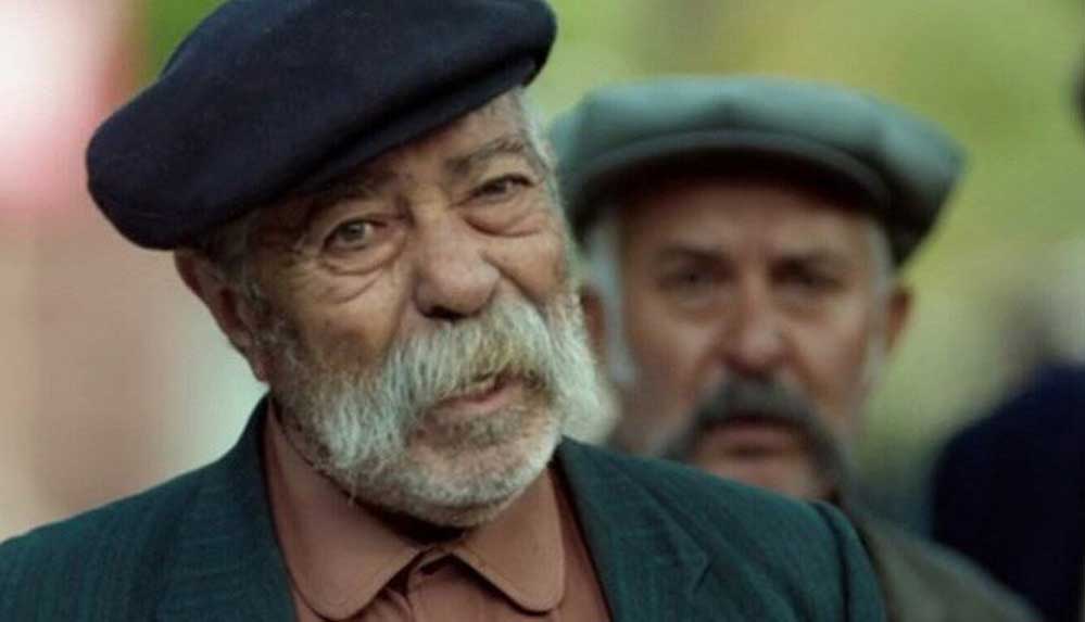 Usta oyuncu Erol Demiröz hayatını kaybetti