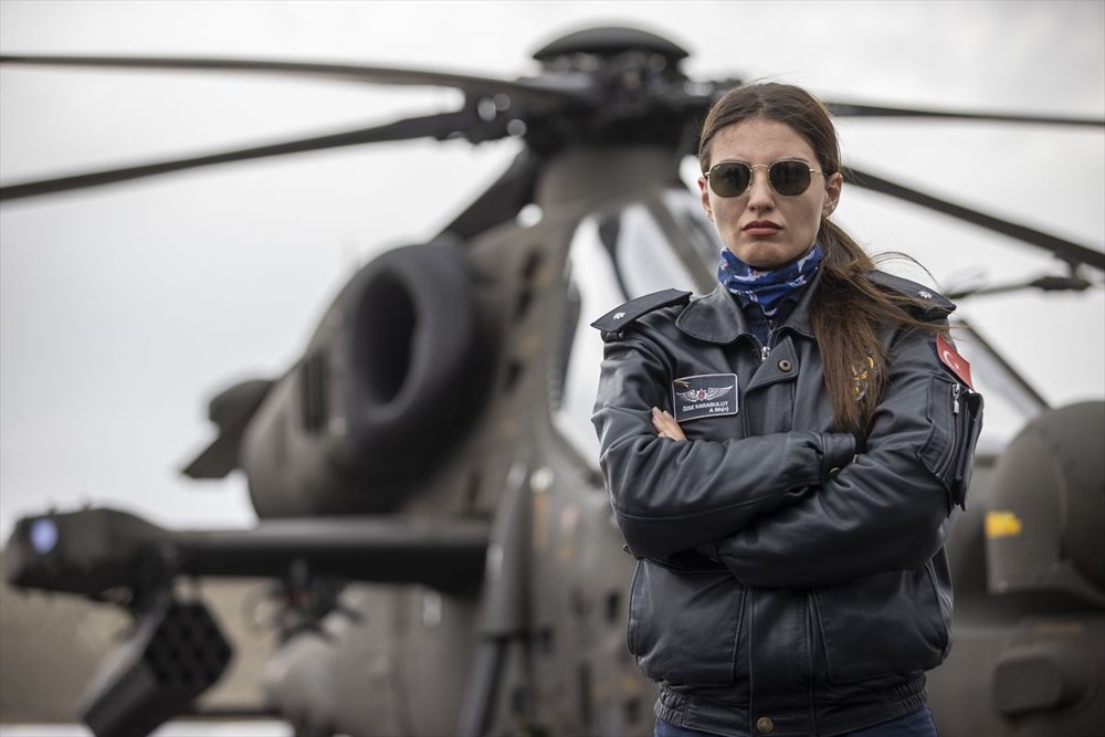 Türkiye'nin ilk kadın taarruz helikopter pilotu
