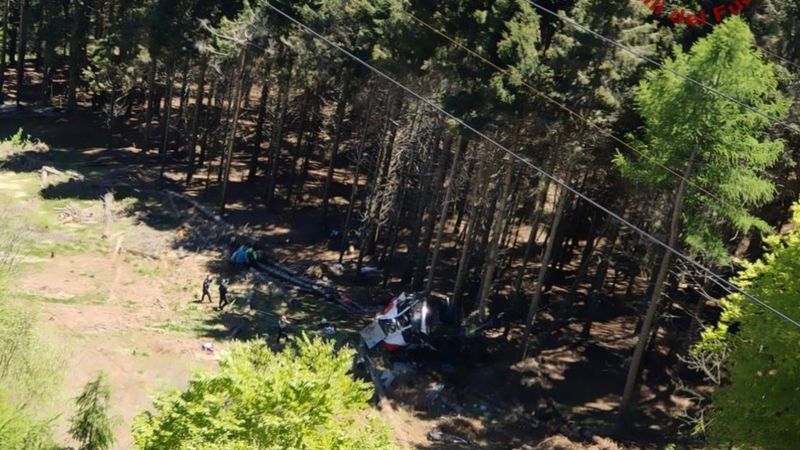 İtalya'da teleferik kazası: 14 ölü