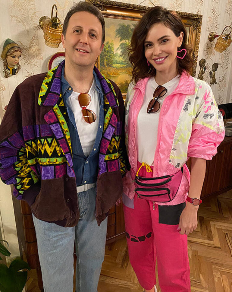 Seksenler dizisine geri dönmeye karar verdi: "Eve geri dönmüş gibi hissediyorum” 3 Seksenler dizisine geri dönmeye karar verdi: "Eve geri dönmüş gibi hissediyorum”