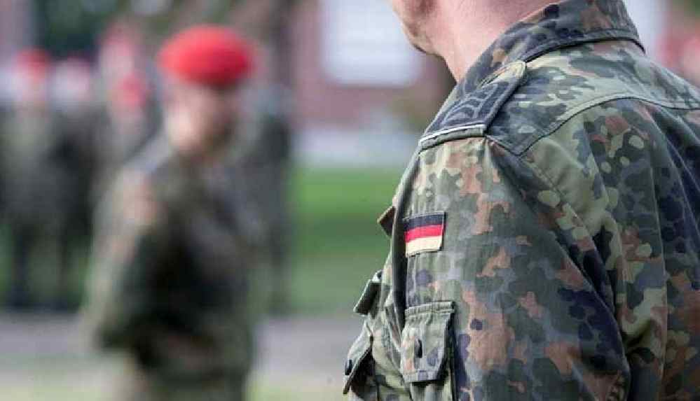 Almanya, LGBTİ+ askerlerin haklarını koruyan yeni tasarıya onay verdi
