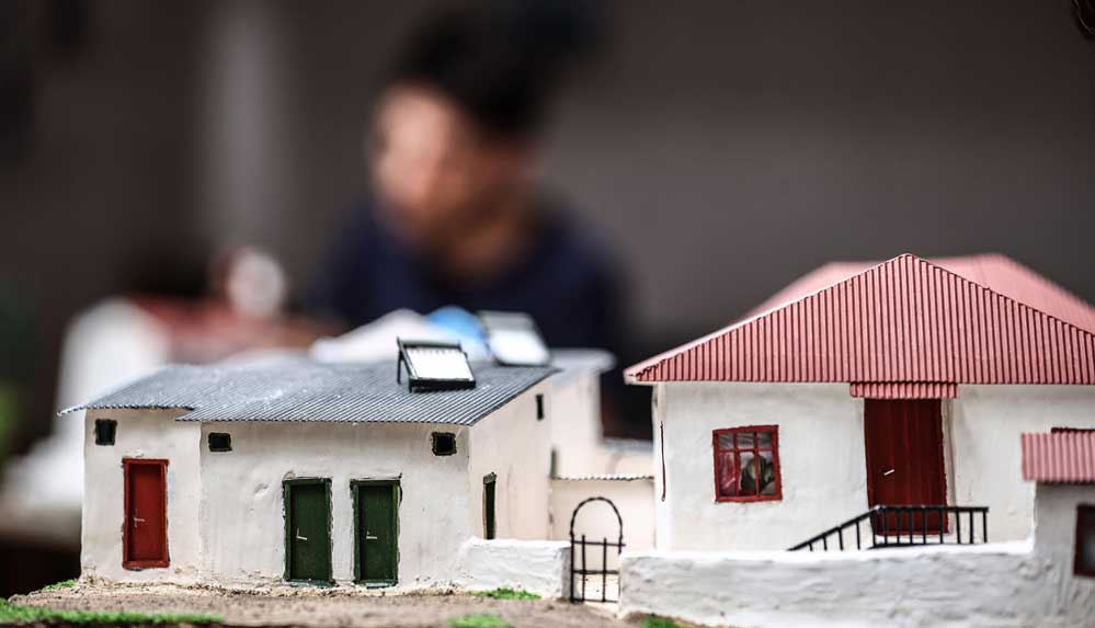 Anılarda kalan Anadolu evlerini maketleriyle modern konutların salonlarına taşıyor