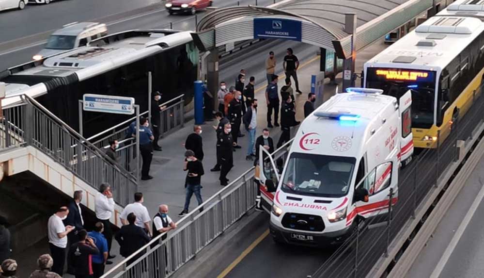 Avcılar istikametinde ilerleyen bir metrobüs rehin alındı