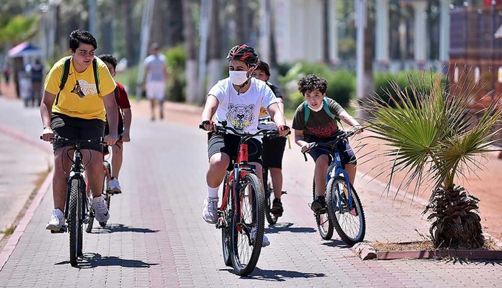 BioNTech-Pfizer-aşısının-AB'de-12-15-yaş-grubu-için-değerlendirme-süreci-başladı