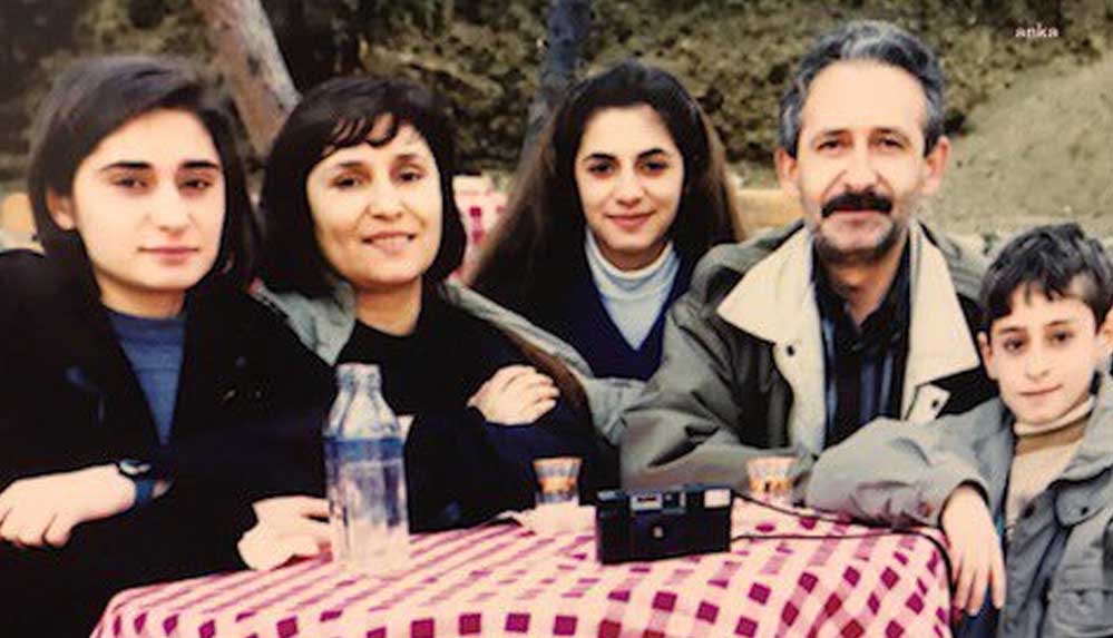 CHP lideri Kılıçdaroğlu, Anneler Günü'nü paylaştığı fotoğraf ile kutladı