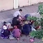 Çöpe atılan yiyecekleri topladılar_ 'Yöneticiler utansın'