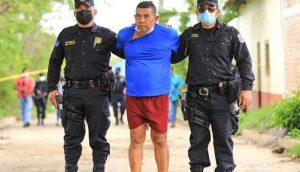 El Salvador'da eski polis kâbusu... Bahçesinde 24 ceset bulundu!