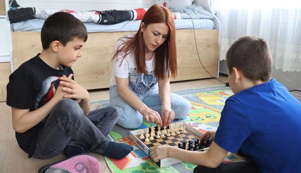 Fedakar anneler yaşamlarını özel gereksinimli çocuklarına adadı 6 Fedakar-anneler-yaşamlarını-özel-gereksinimli-çocuklarına-adadı-1
