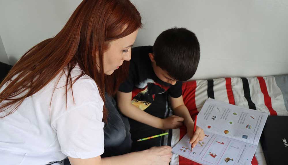 Fedakar anneler yaşamlarını özel gereksinimli çocuklarına adadı