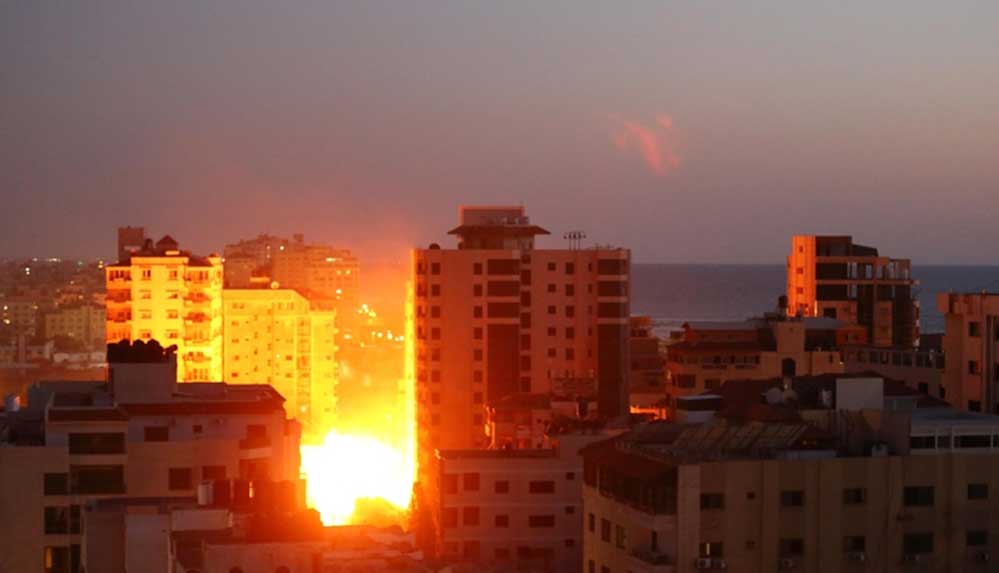 Gazze'de can kaybı 30'a yükseldi. İsrail Savunma Bakanı "Bu sadece başlangıç"