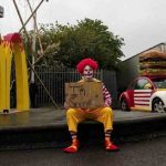 Hayvan hakları savunucuları ülkedeki 1300 McDonald's restoranına ürün dağıtımını engelledi