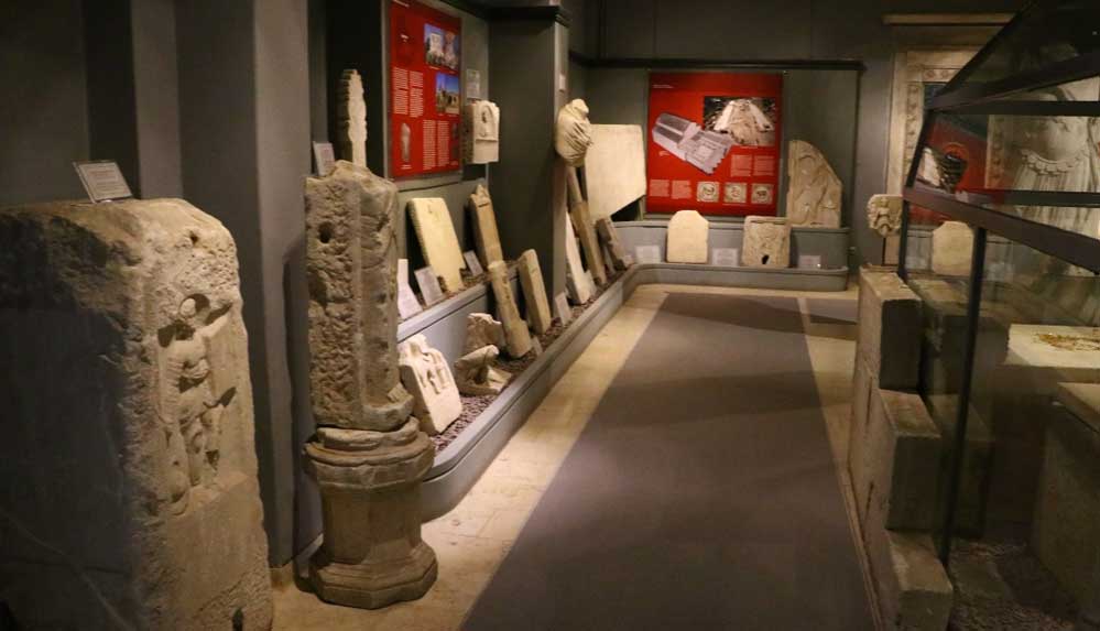 'Hera'nın Şehri'nden çıkarılan eserlerin de sergilendiği müze, ziyaretçilerini geçmişe yolculuğa çıkarıyor