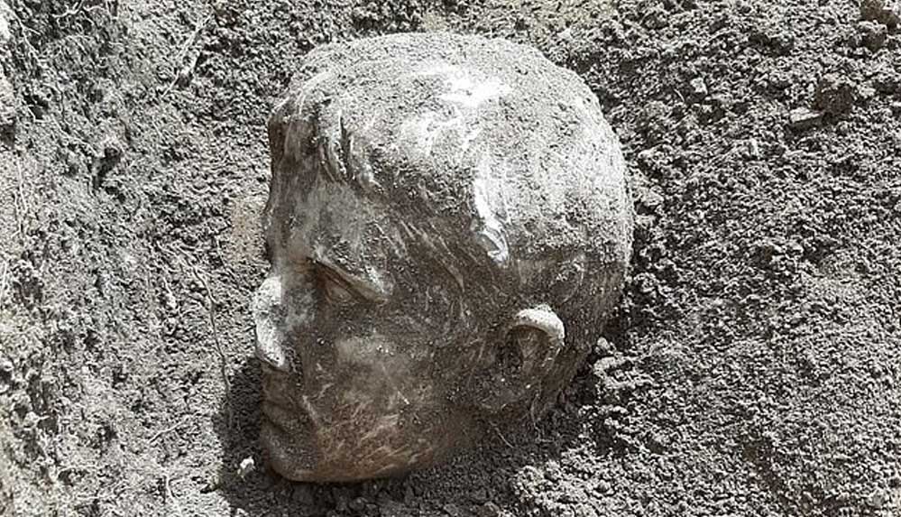 İlk-Roma-imparatoru-Augustus'un-2-bin-yıllık-mermer-büstü-bulundu-1