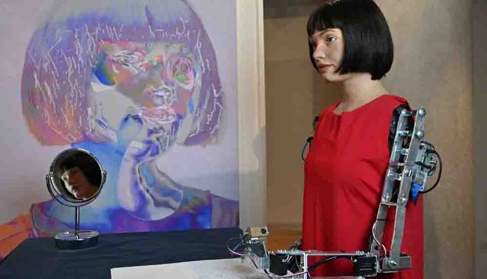 İlk ressam robot Ai-Da yeni sergisini açtı
