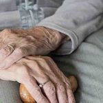 İnsanlar en fazla 120 ila 150 yaşına kadar yaşayabilir