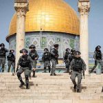 İsrail polisi, Mescid-i Aksa’da ses bombalarıyla saldırdı