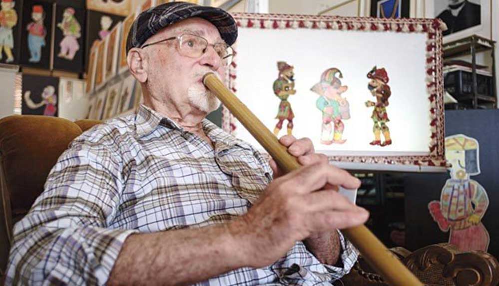 KKTC'de ismi Karagöz ve Hacivat ile özdeşleşen sanatçı Mehmet Ertuğ yaşamını yitirdi 4 KKTC'de-ismi-Karagöz-ve-Hacivat-ile-özdeşleşen-sanatçı-Mehmet-Ertuğ-yaşamını-yitirdi