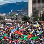 Kolombiya’da halk protestoların bitmesi için sokaklara döküldü