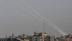 Roketler Gazze Şeridi'ne düştü: 2 ölü, 7 yaralı