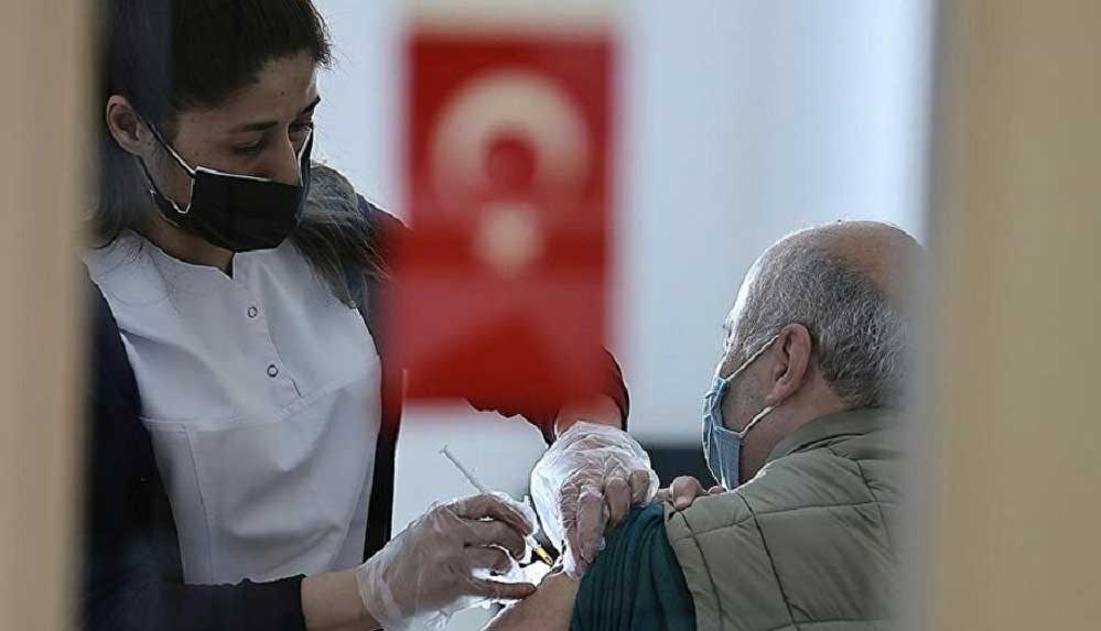 Sağlık-Bakanlığı,-Türkiye'de-uygulanan-toplam-koronavirüs-aşısı-dozunu-duyurdu