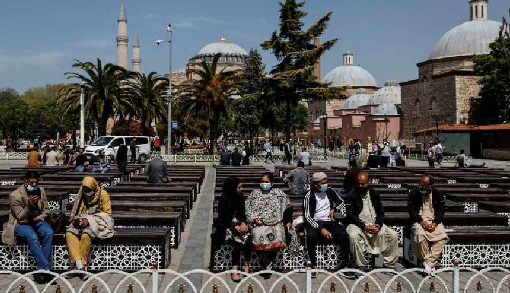 Türkiye’deki sokağa çıkma yasağı dünyanın gündeminde: Kapanacaksanız düzgün şekilde kapanmalısınız