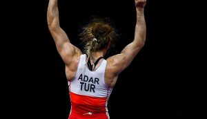 Türk güreşçi Yasemin Adar, Tokyo Olimpiyatları'na kota kazandı