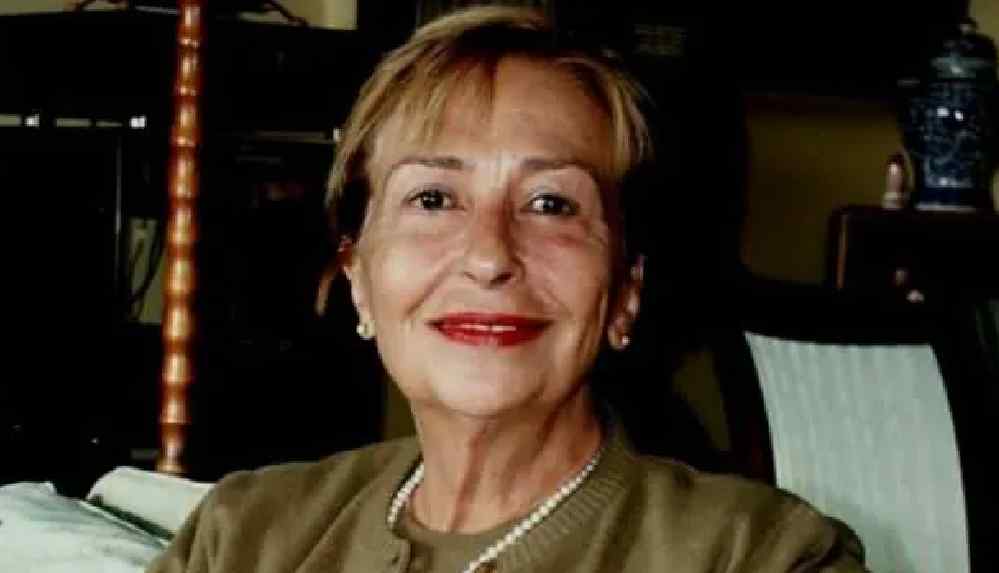 Yazar Emine Işınsu Öksüz hayatını kaybetti