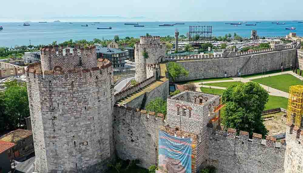 Yedikule Hisarı'nda restorasyon çalışmaları sürüyor