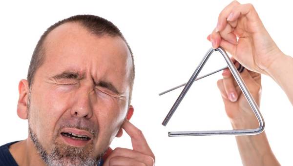 Kulak çınlaması neden olur? Kulak çınlamasının nedenleri ve belirtileri nelerdir?
