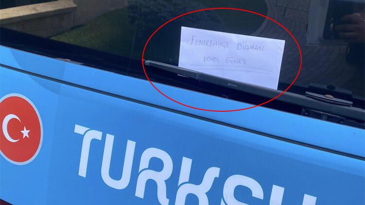 A Milli Takım otobüsüne olay yazı: 'Fenerbahçe düşmanı Şenol Güneş'
