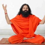 Covid-19 hastalarıyla dalga geçen yoga gurusu, bu kez de modern tıbbı hedef aldı 'Aptal bilimi'