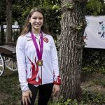 Dünya şampiyonu cimnastikçi Ayşe Begüm Onbaşı altın madalyasını Türk kadınlarına armağan etti