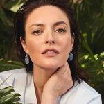 Ezgi Mola'dan yeni dizisi 'Erşan Kuneri' paylaşımı 13 Ezgi Mola'dan başörtülü akademisyene destek İt gibi öğreneceksin! Yeter be!