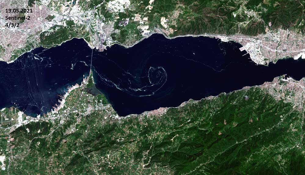 Marmara Denizi'ndeki müsilaj uzaydan böyle görüntülendi
