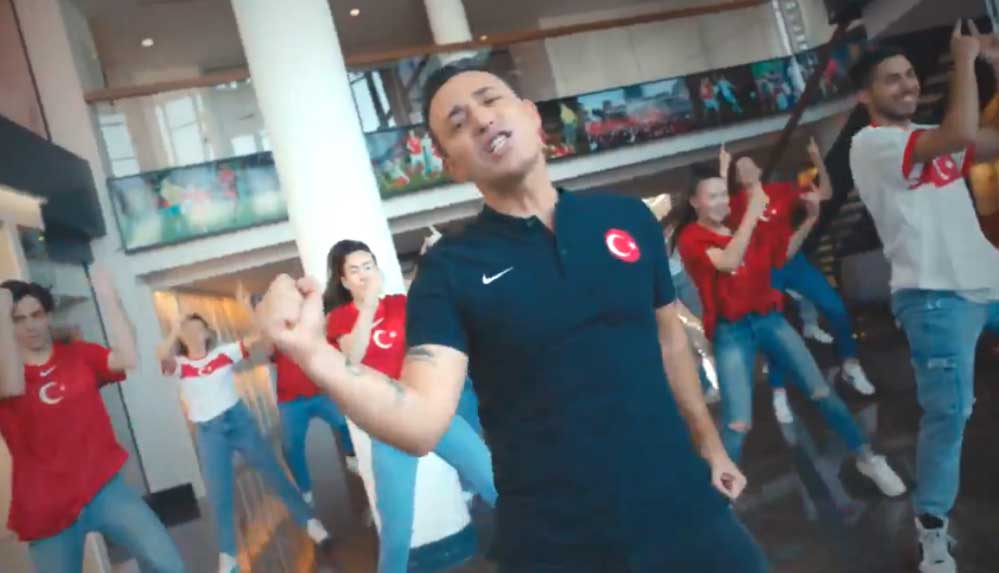 Mustafa-Sandal'dan-Milli-Takım-şarkısı-için-ücret-açıklaması