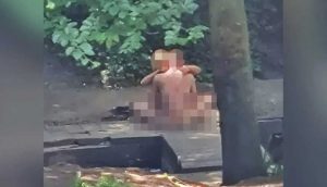 Parkın ortasında seks yapan çift gözaltına alındı