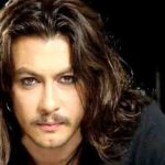 Şarkıcı Barış Akarsu 42'nci doğum gününde anıldı 10 Şarkıcı Barış Akarsu 42'nci doğum gününde anıldı