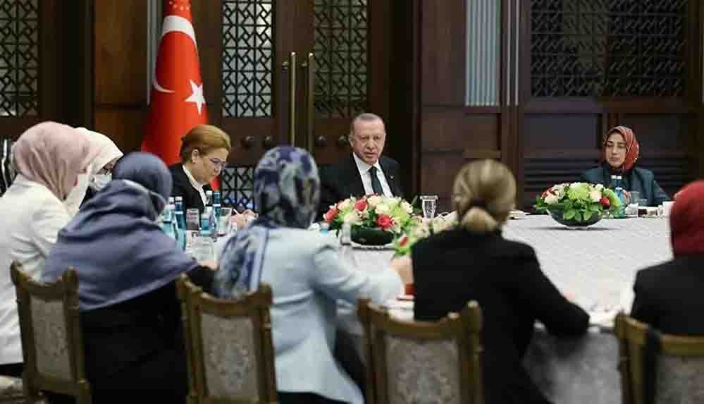 Selvi: Erdoğan başkanlığındaki toplantıda 'Kadına şiddetin önlenmesinde Diyanet’e büyük görev düşüyor' tespiti öne çıktı