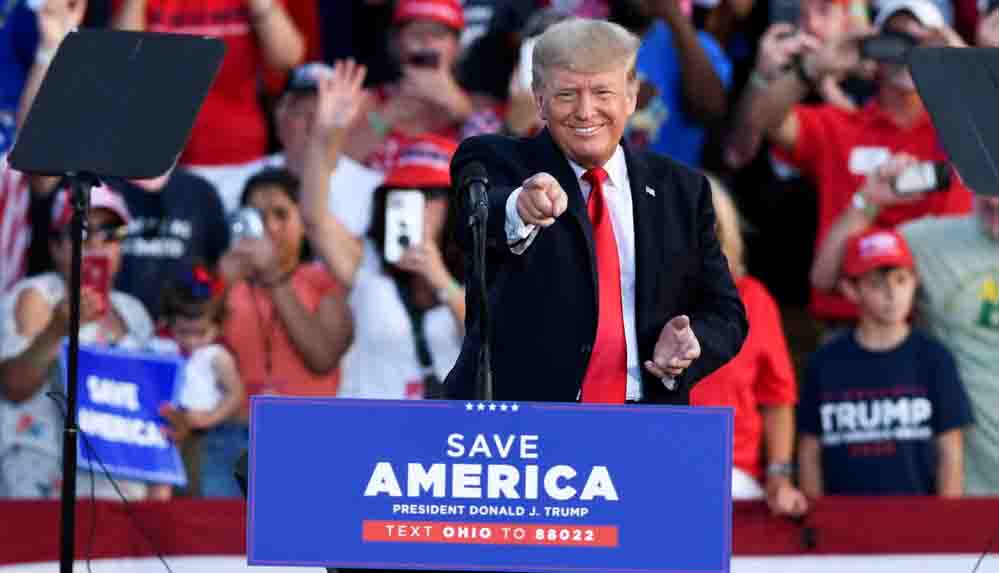 Trump, Beyaz Saray'dan ayrıldıktan sonra ilk mitingini yaptı Amerika'yı geri alacağız