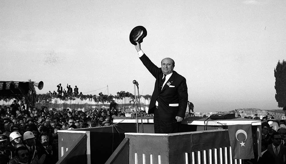 Türk-siyasetinin-'Baba'sı-Süleyman-Demirel'in-vefatının-üzerinden-6-yıl-geçti