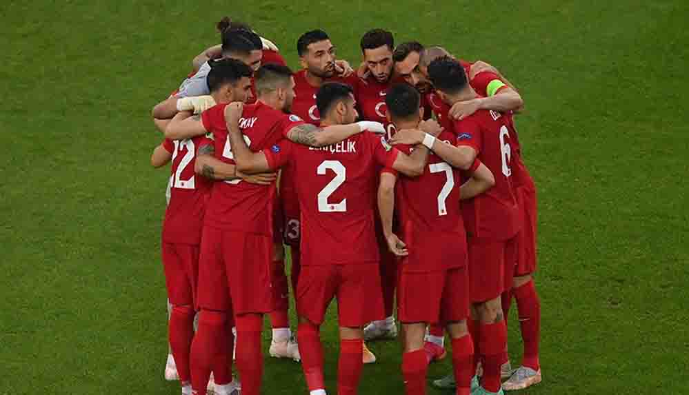 Türkiye - İsviçre maçının ilk 11'leri açıklandı