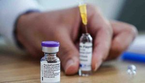 FDA'nın BioNTech'e verdiği 'tam onay' aşının tartışmasız kullanılabileceğini teyit etti