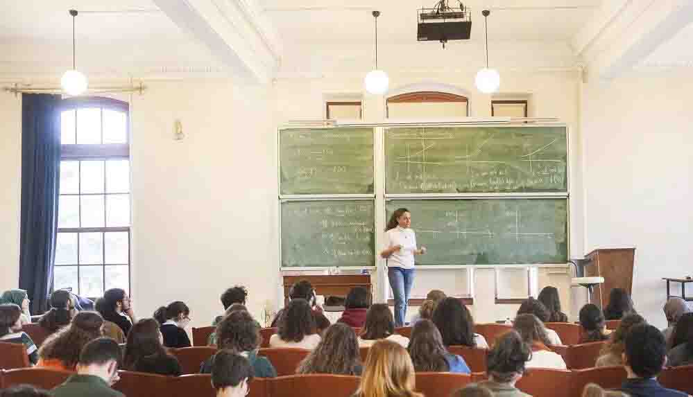 Üniversitelerde kadın yönetici oranı giderek azalıyor