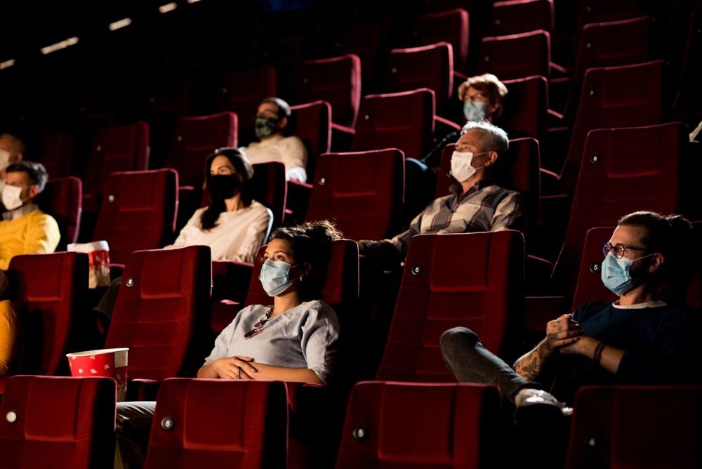 Sinema salonları yüzde 50 kapasiteyle açılıyor